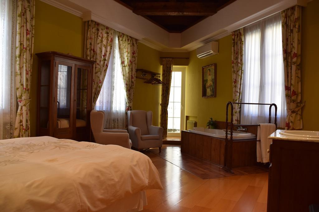 Hotel Posada Don Jaime San Lorenzo de El Escorial Room photo